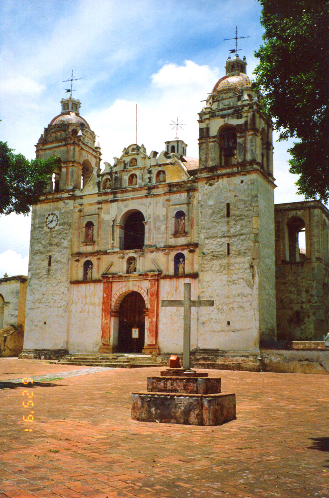 Exterior of
              the church: statue of St. Jerome